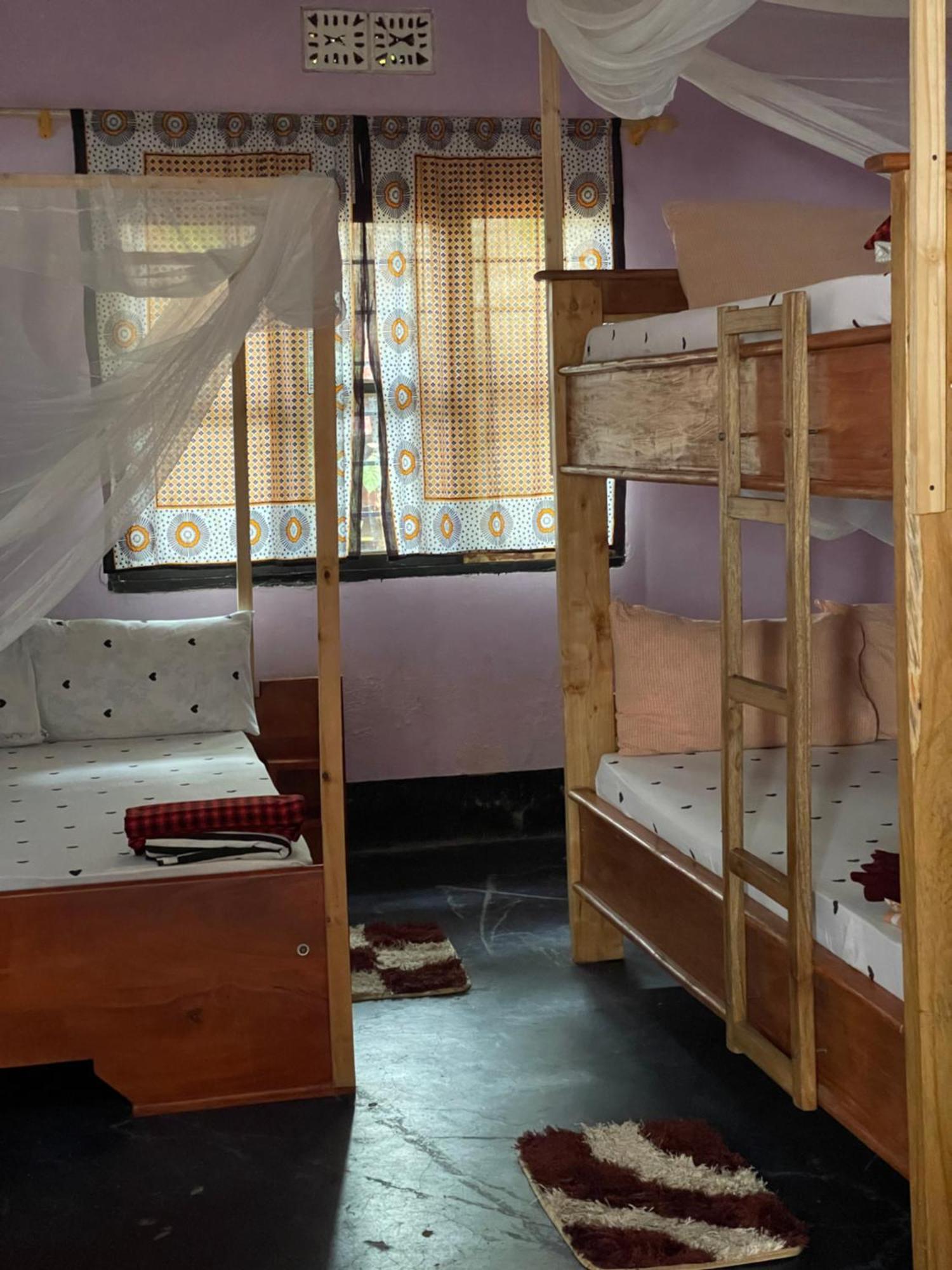 Ava Garden Backpackers Apartment Mto wa Mbu Luaran gambar